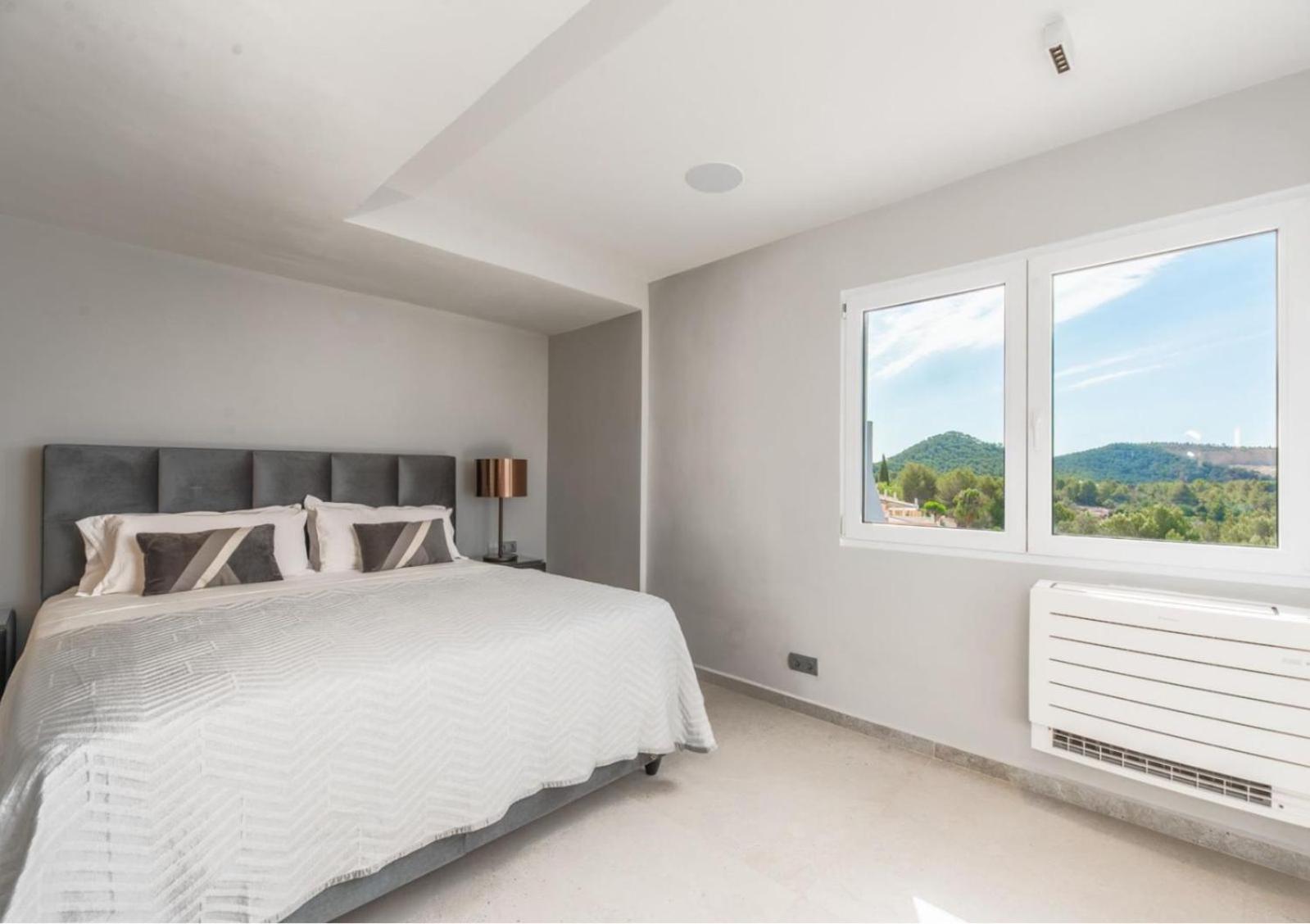 Lujo Ibiza, Piscina Infinity Y 4 Dobles En Furnet Can Furnet